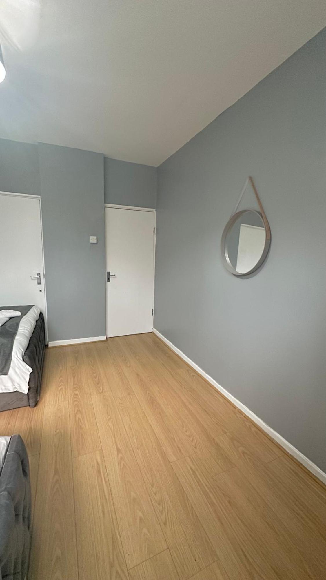 1 Bedroom Flat In Whitechapel, London Eksteriør billede
