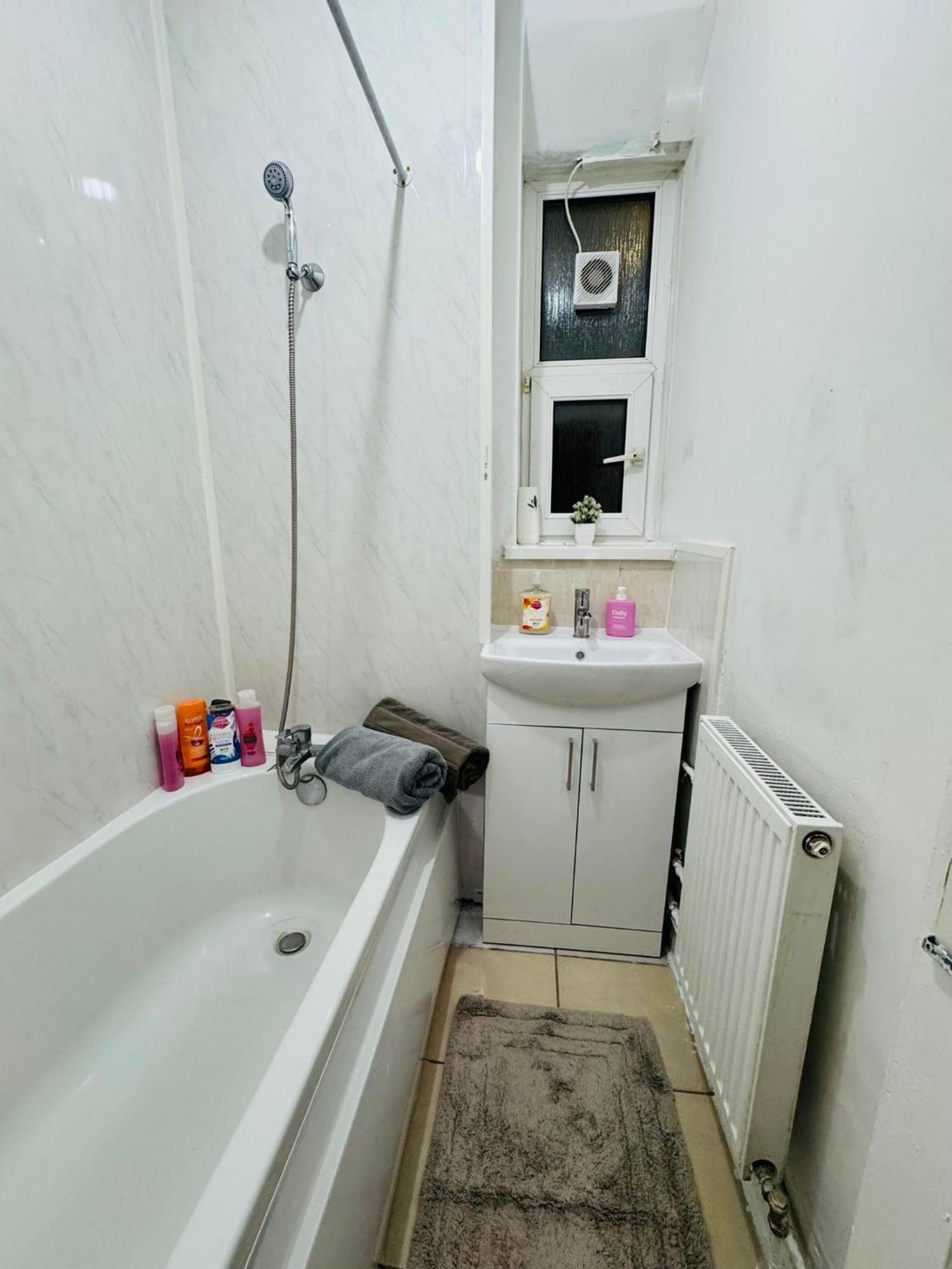1 Bedroom Flat In Whitechapel, London Eksteriør billede