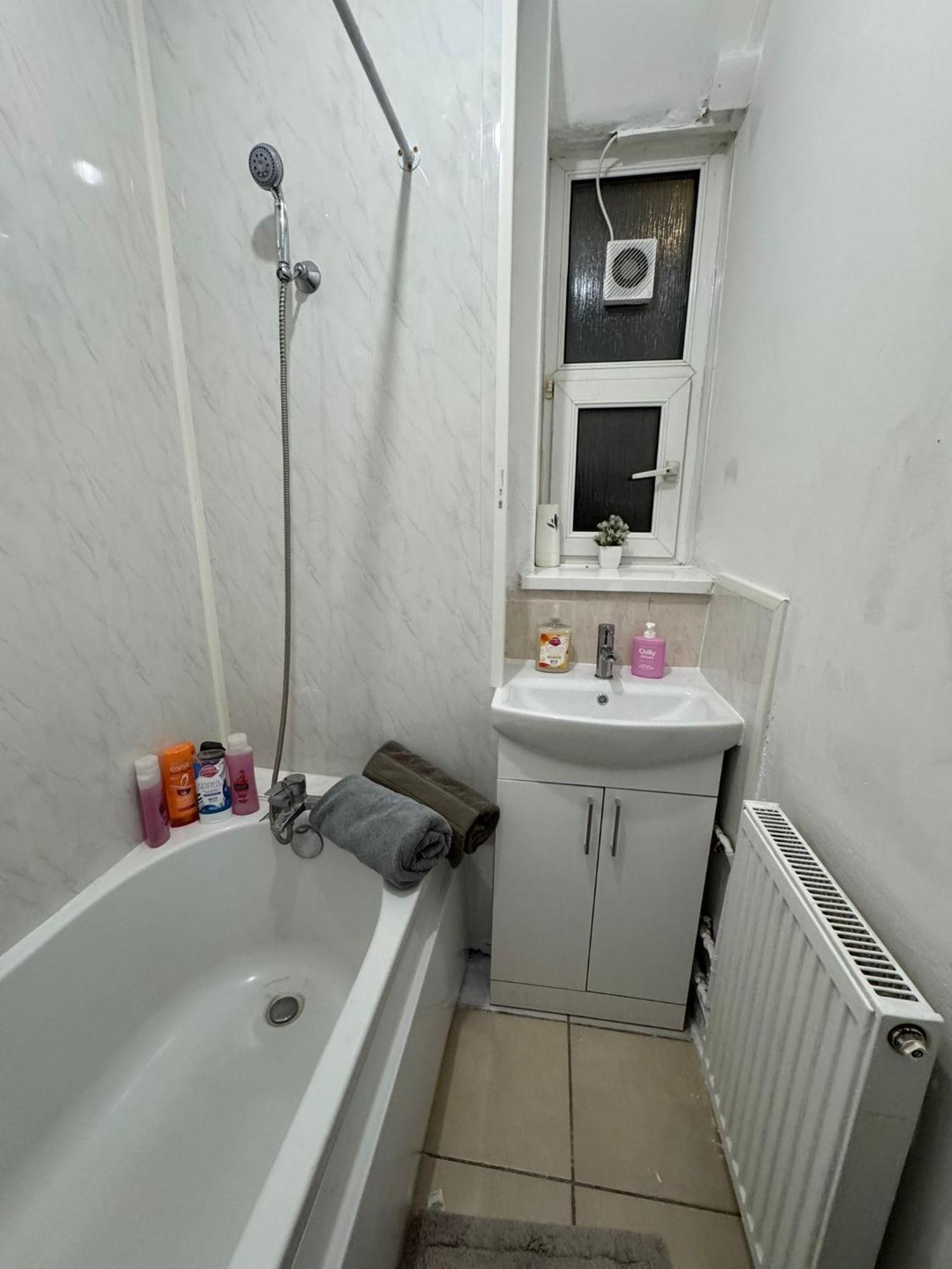 1 Bedroom Flat In Whitechapel, London Eksteriør billede